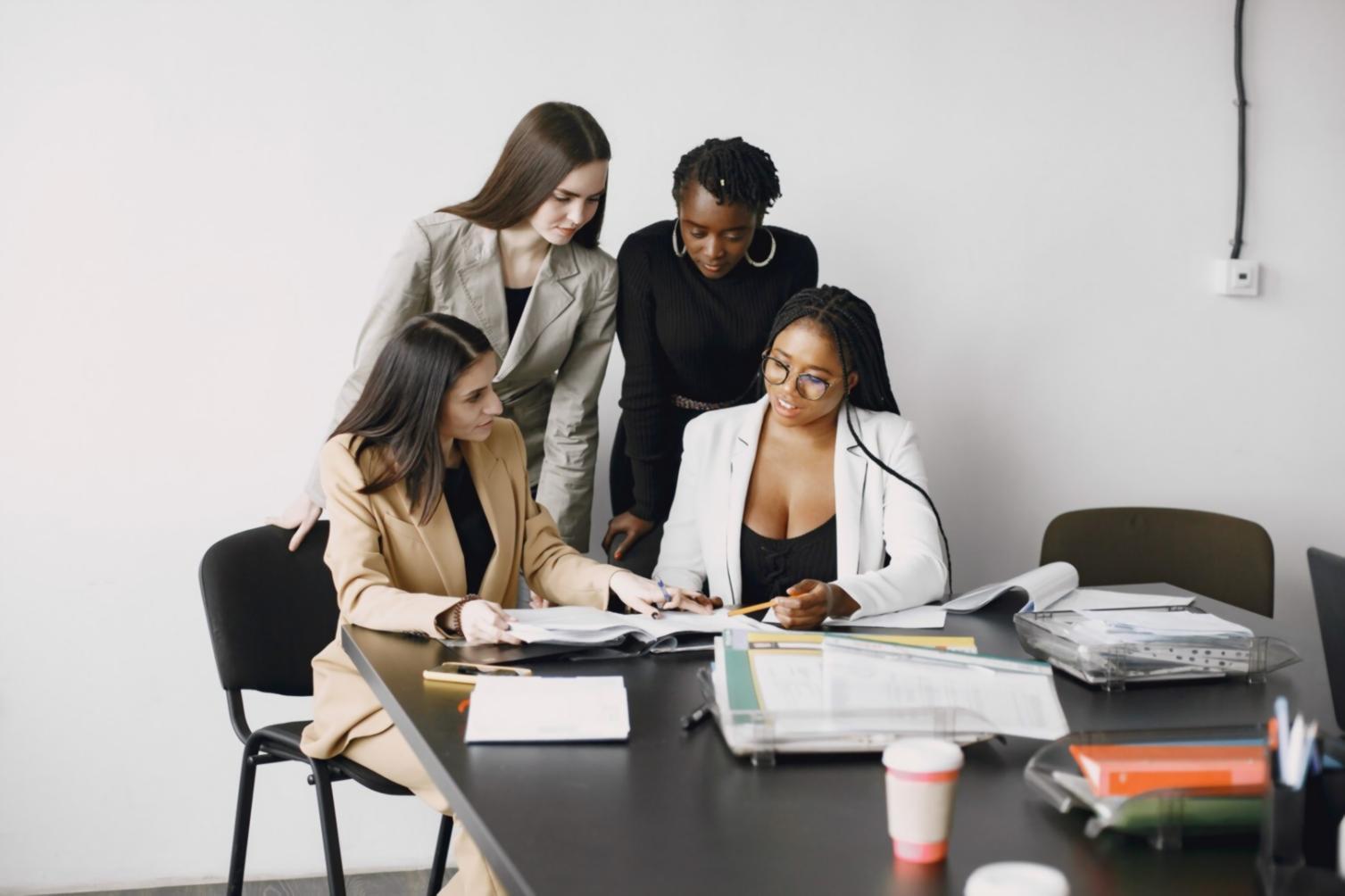 Momento de meditación y conexión interior en clase